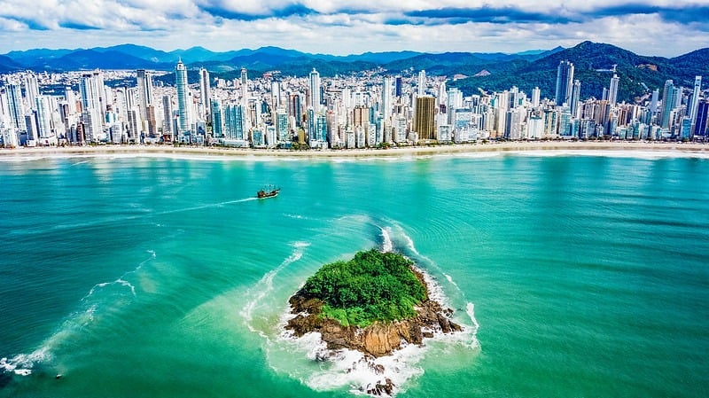 Como Alugar uma Casa em Balneário Camboriú: Guia Completo Para Alugar com Segurança e Economia